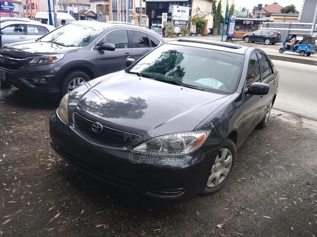Toyota Camry LE 4dr Sedan (2.4L 4cyl 5M) 2003 Gray