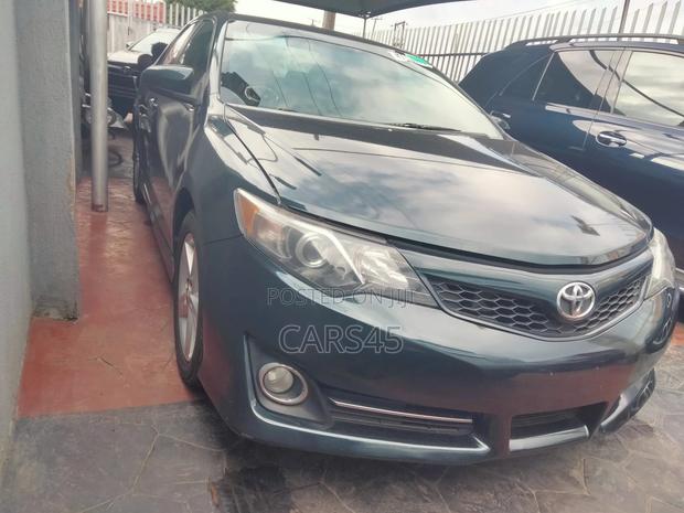 Toyota Camry 2014 Green