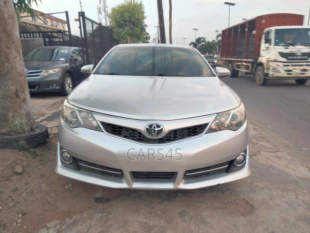 Toyota Camry 2014 Silver