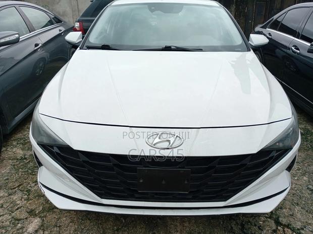 Hyundai Elantra 2021 White