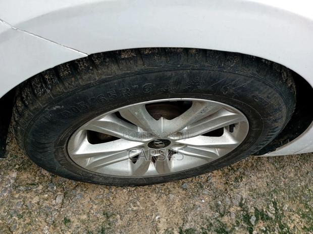 Hyundai Elantra 2021 White