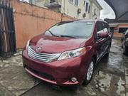 Toyota Sienna 2015 Red for sale