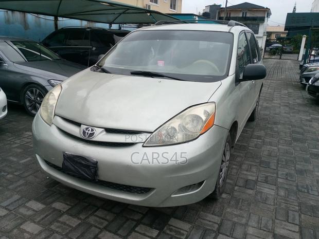 Toyota Sienna 2006 Green
