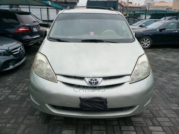 Toyota Sienna 2006 Green