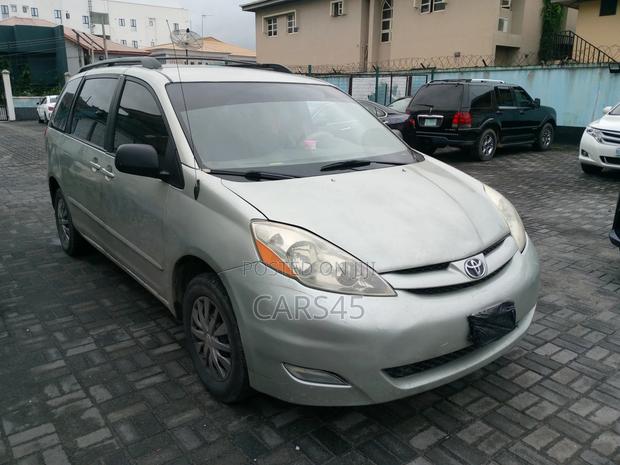 Toyota Sienna 2006 Green