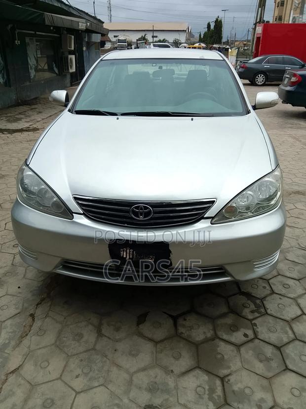 Toyota Camry 2005 Silver