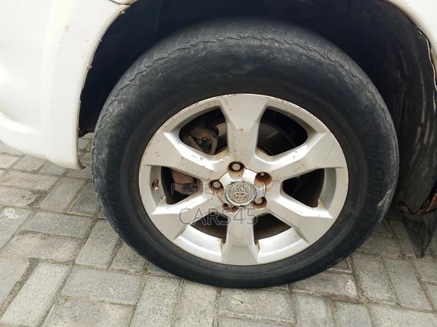 Toyota RAV4 2010 White