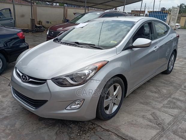 Hyundai Elantra 2013 Silver