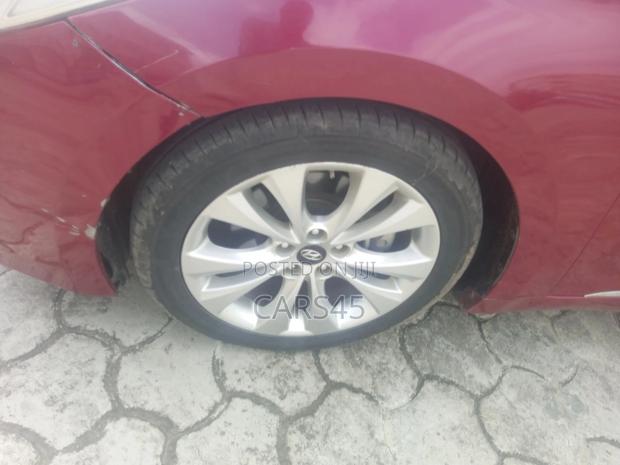Hyundai Azera 2013 Red