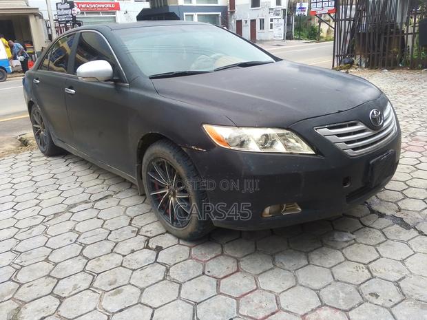 Toyota Camry XLE V6 4dr Sedan (3.5L 6cyl 6A) 2011 Beige