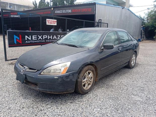 Honda Accord 2005 Gray