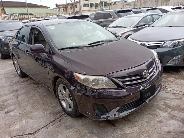 Toyota Corolla 2013 Burgandy