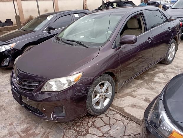 Toyota Corolla 2013 Burgandy