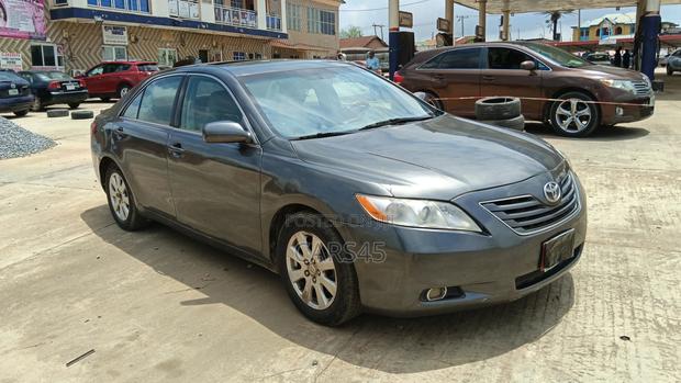 Toyota Camry 2009 Gray