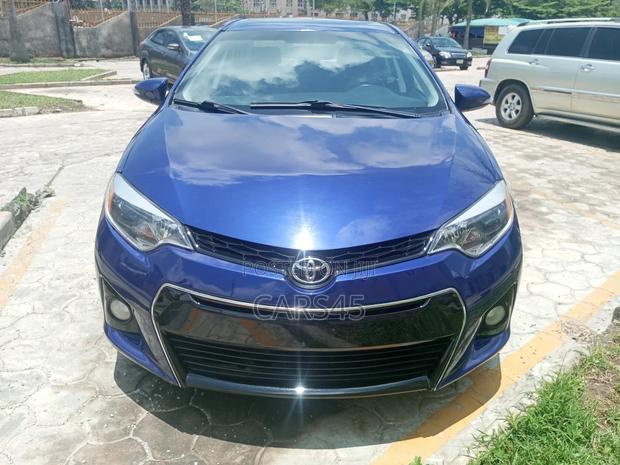 Toyota Corolla 2015 Blue