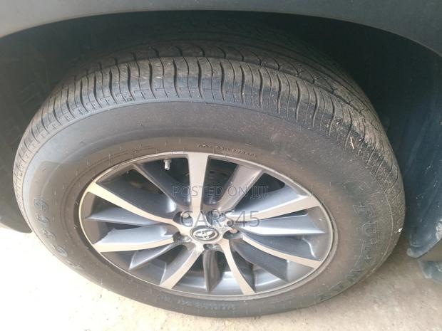 Toyota Highlander XLE 4x2 V6 (3.5L 6cyl 8A) 2018 Gray