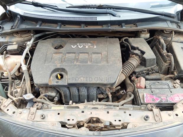 Toyota Corolla 2010 Gray