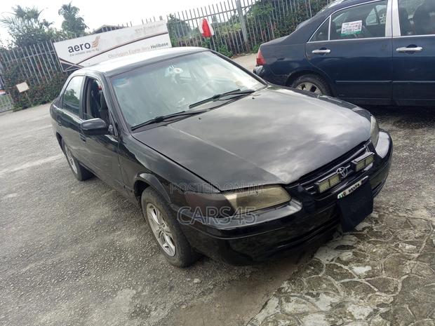 Toyota Camry LE 4dr Sedan (2.2L 4cyl 4A) 2001 Black