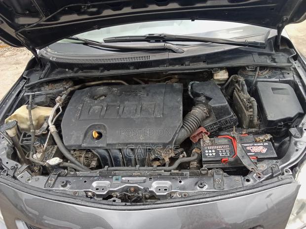 Toyota Corolla 2010 Gray
