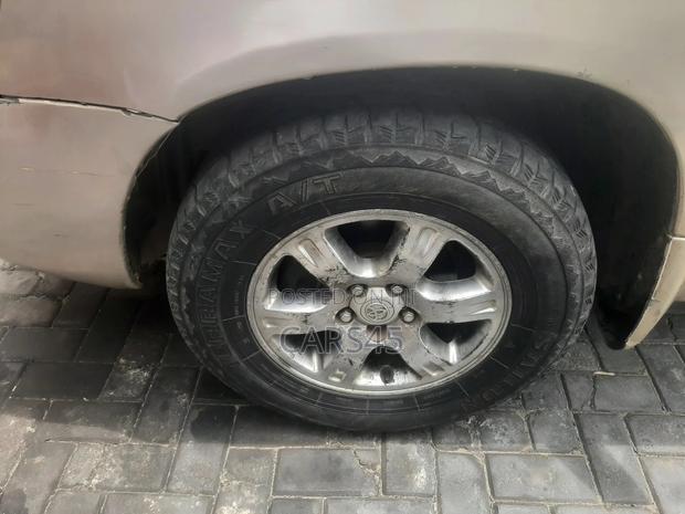 Toyota Highlander 2005 Gold