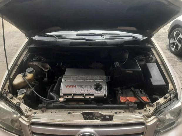 Toyota Highlander 2005 Gold