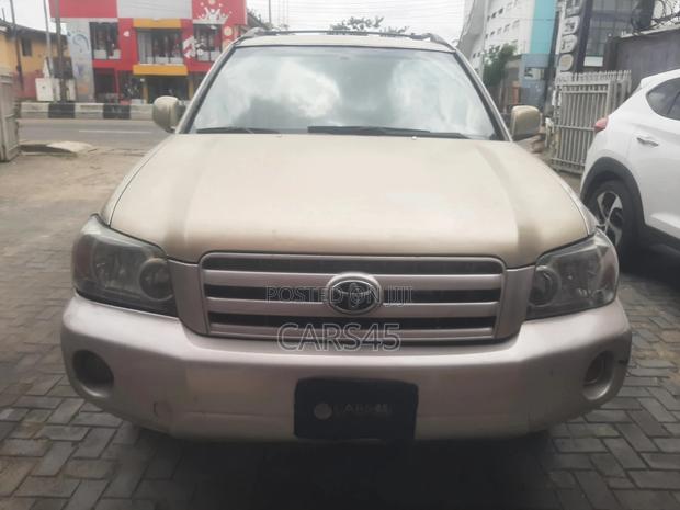 Toyota Highlander 2005 Gold