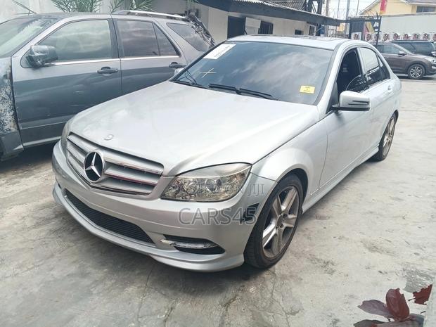 Mercedes-Benz C300 2011 Silver