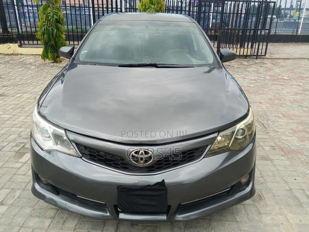 Toyota Camry 2014 Gray