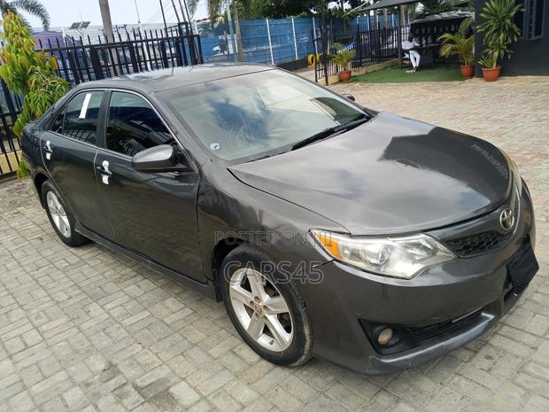 Toyota Camry 2014 Gray