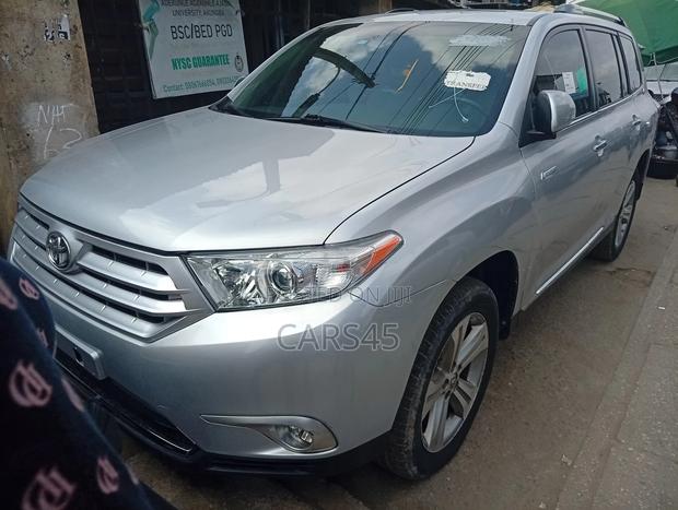 Toyota Highlander 2012 Beige