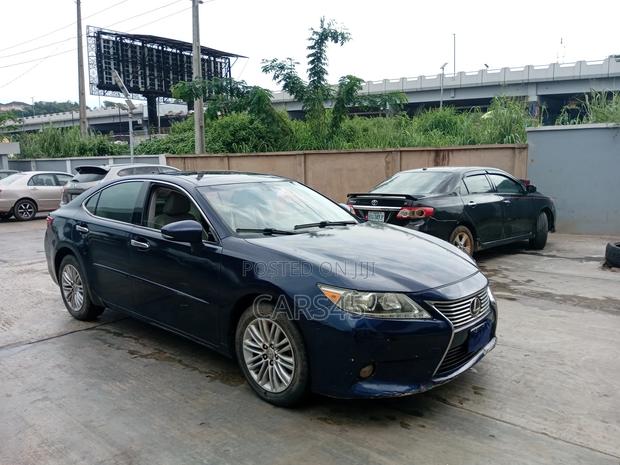 Lexus ES 2014 Blue