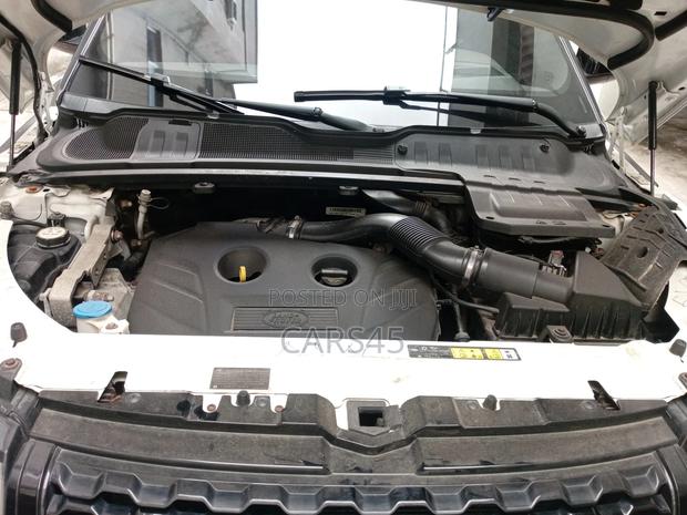 Land Rover Range Rover Evoque HSE 4x4 5-Door 2017 White