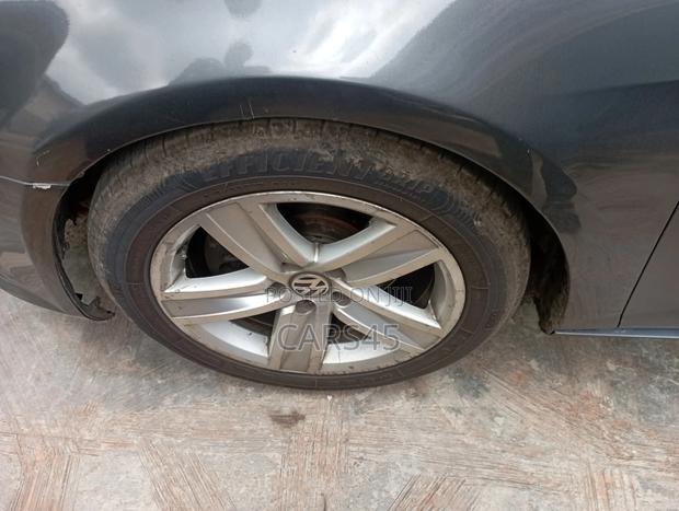 Volkswagen Passat 2014 Black