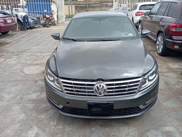 Volkswagen Passat 2014 Black