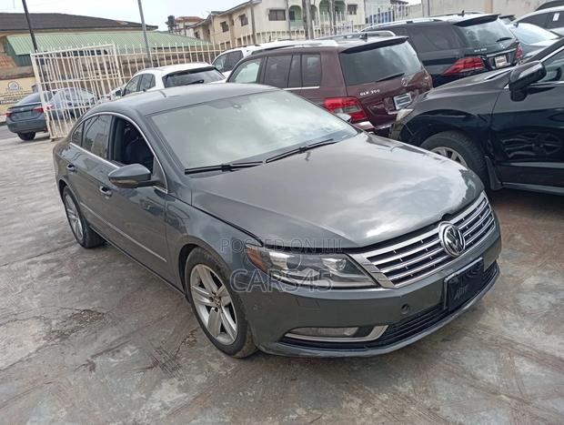Volkswagen Passat 2014 Black