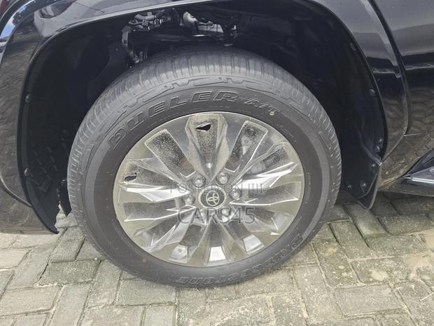 Toyota Land Cruiser 2025 Black