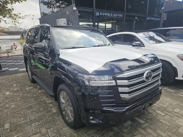 Toyota Land Cruiser 2025 Black