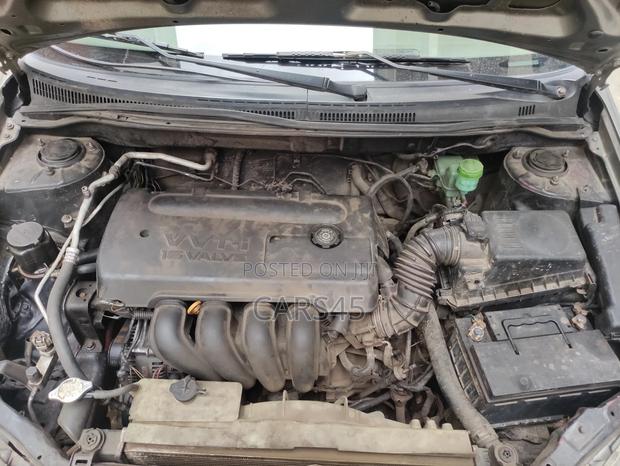 Toyota Corolla 2005 Gray