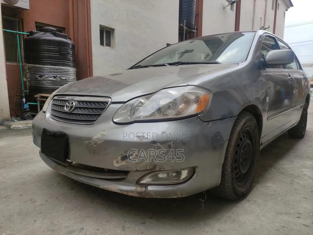 Toyota Corolla 2005 Gray