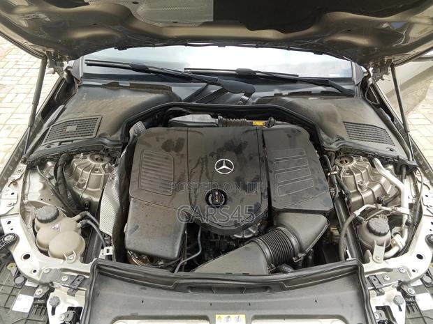 Mercedes-Benz C300 2023 Gray