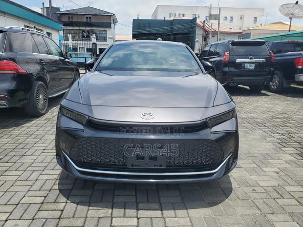 Toyota Crown 2023 Gray
