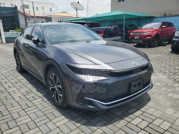 Toyota Crown 2023 Gray