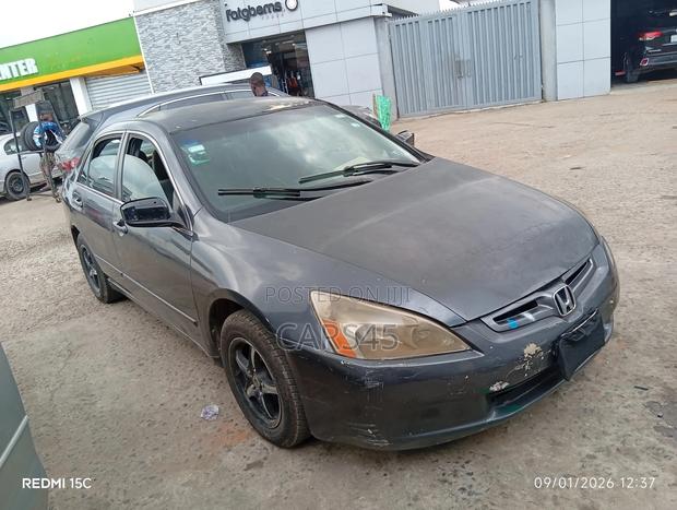 Honda Accord 2005 Gray