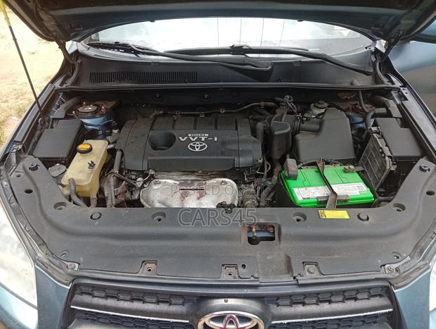 Toyota RAV4 2010 Blue