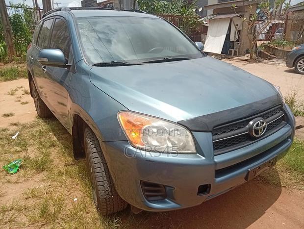 Toyota RAV4 2010 Blue