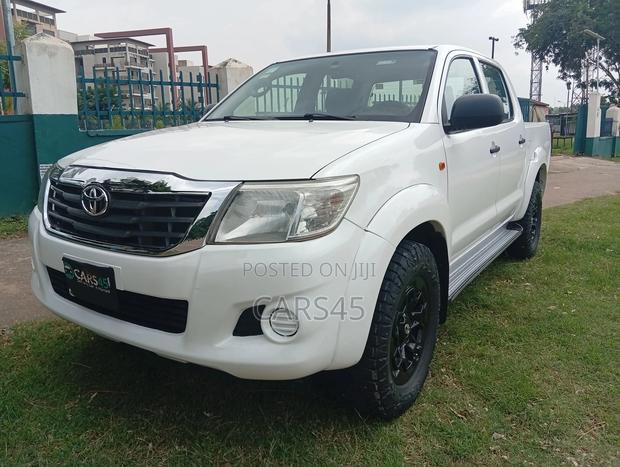 Toyota Hilux 2014 White