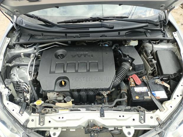 Toyota Corolla 2015 Silver