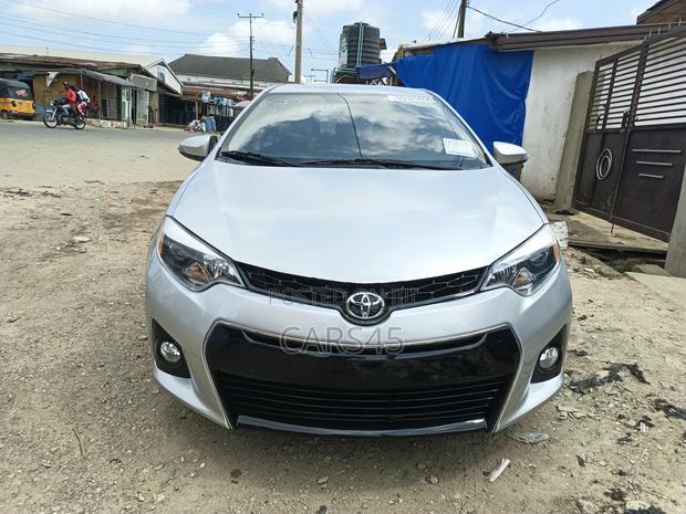 Toyota Corolla 2015 Silver