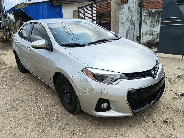 Toyota Corolla 2015 Silver