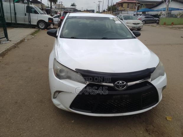 Toyota Camry 2017 White